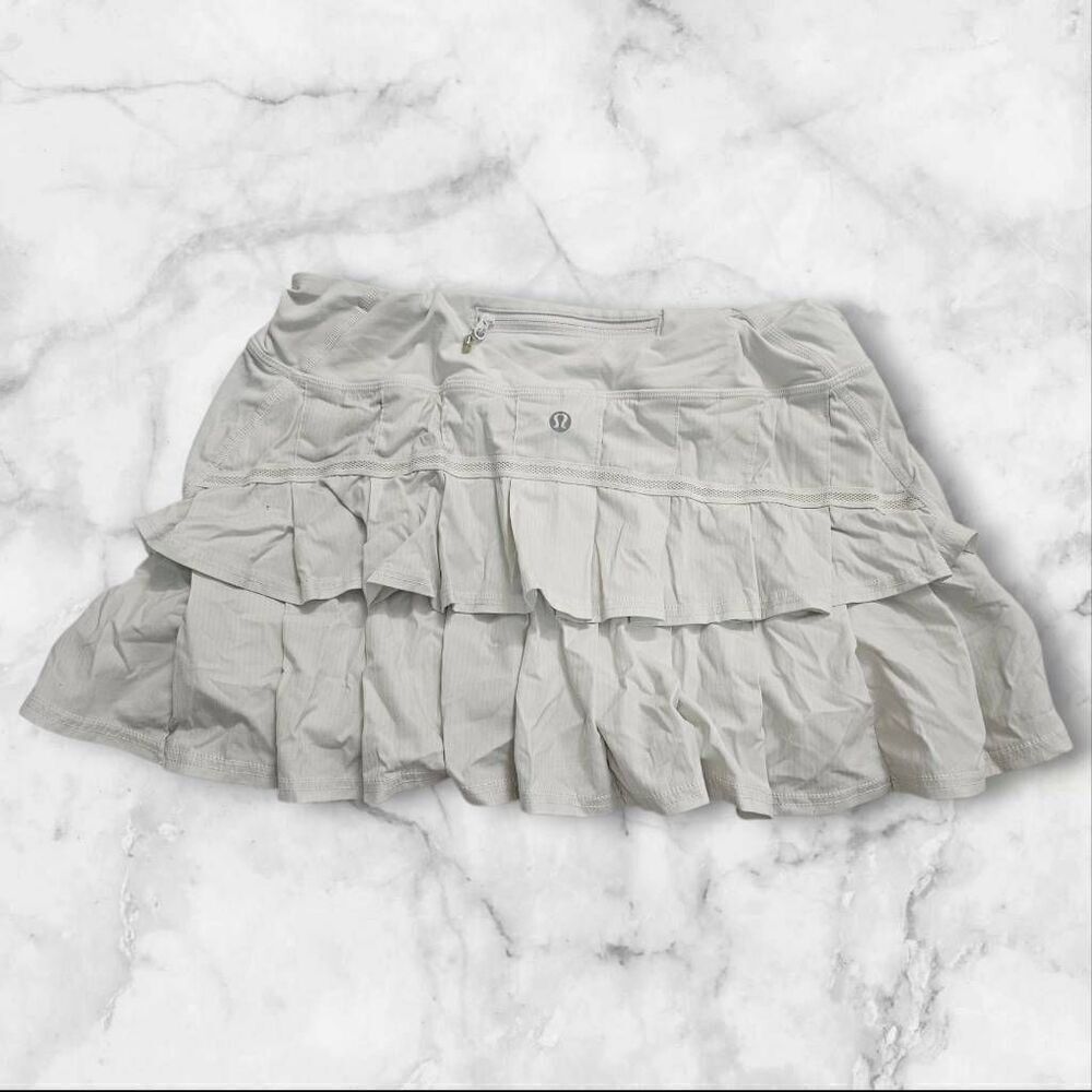 Lululemon Size 8 White Pace Setter Skirt